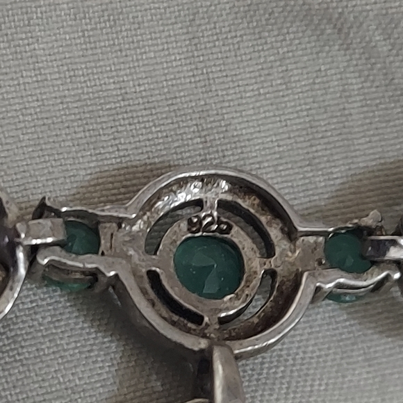 Victorian inspired Emerald and natural white zircon Sterling Silver Necklace - Picture 13 of 13